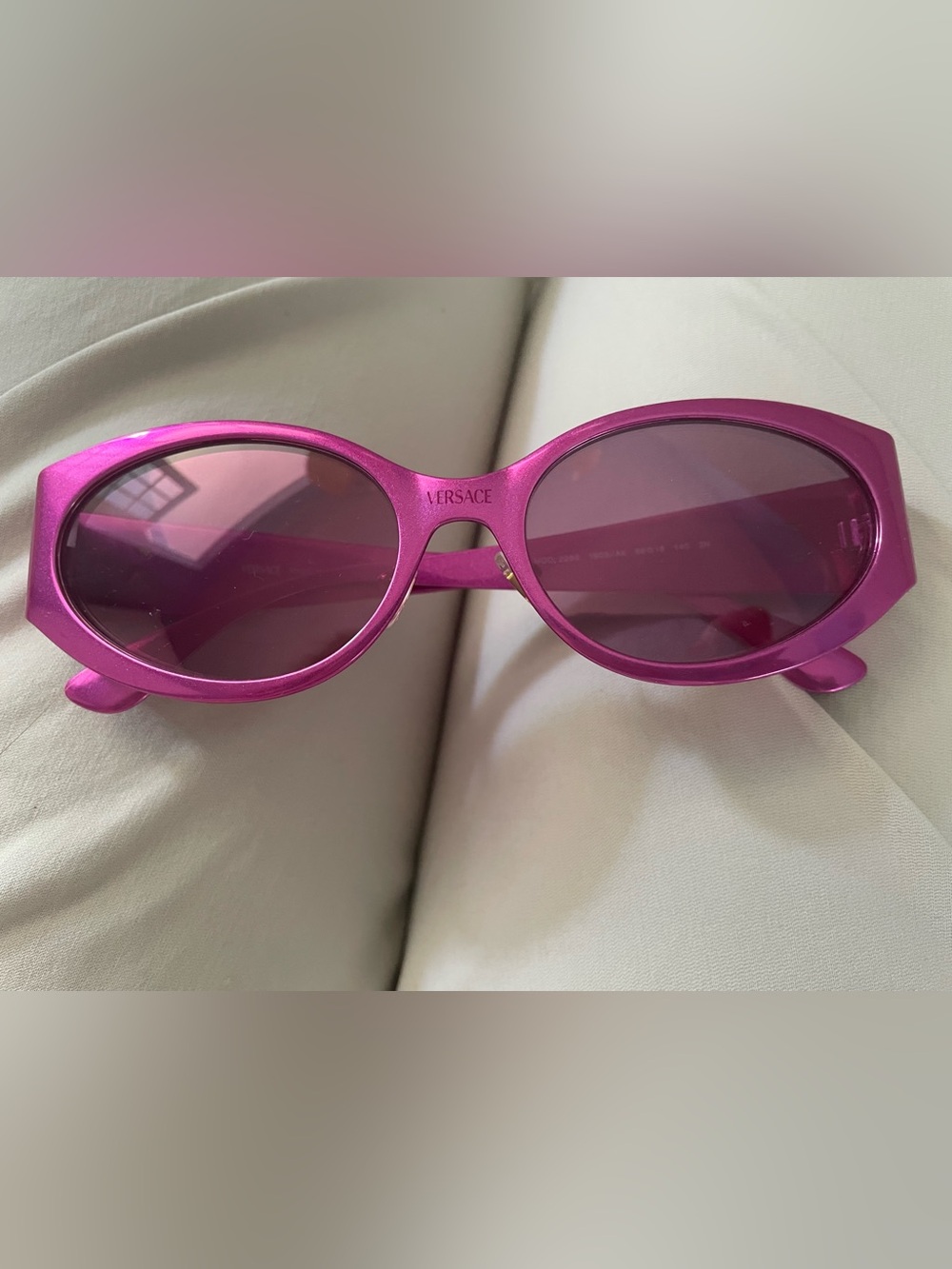 Authentic Versace pink Women's Fuchsia Oval Sunglasses WITH Case